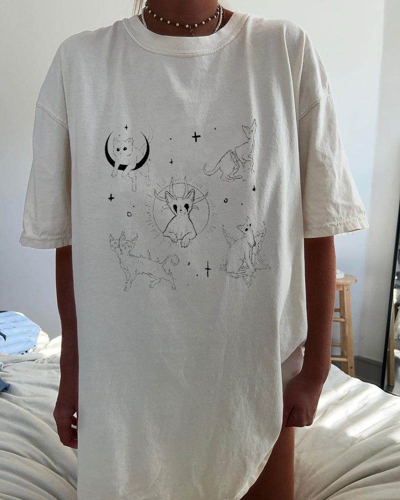 Fantasy Cats Witch Printed Casual Oversized T-shirt