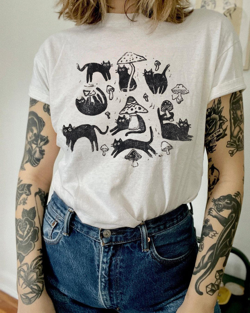Mystic Cats Playing Game Printed Casual Oversized T-shirt
